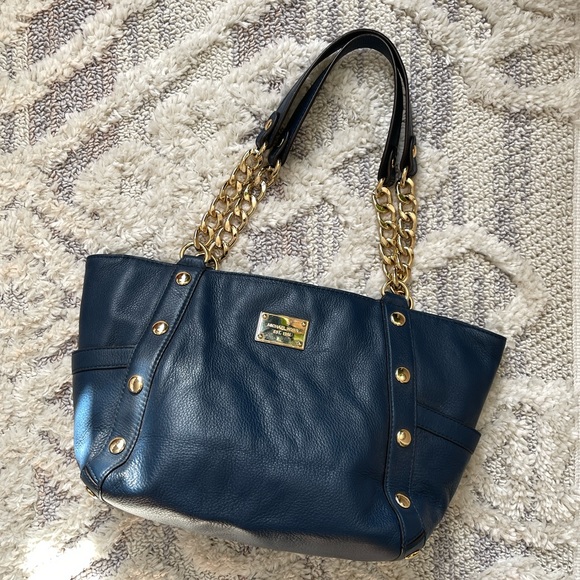 MICHAEL KORS Gold Studded Navy Blue Leather Side Pocket Shoulder Bag Purse - Picture 2 of 8